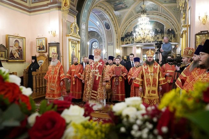 Наместник Лавры сослужил Святейшему Патриарху Кириллу в Покровском ставропигиальном монастыре