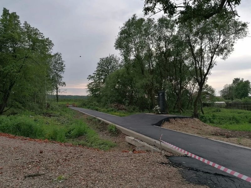 В деревне Подсосино завершаются работы по благоустройству аллеи героев