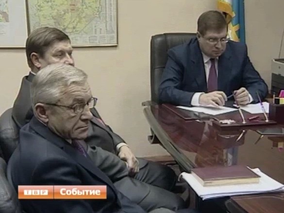 Губернатор области обсудил с главами муниципалитетов уборку дорог от снега