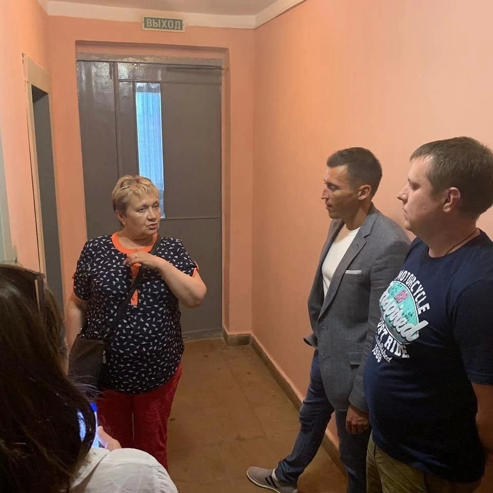 Александр Легков проверил отремонтированные подъезды в Сергиевом Посаде