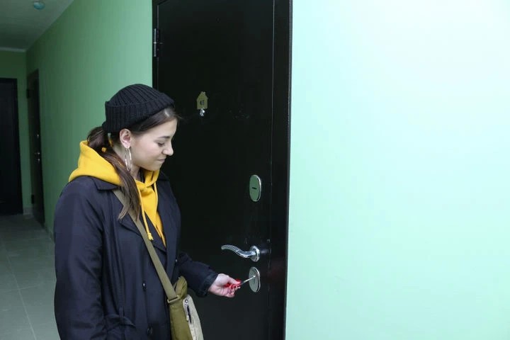 Ключи от квартир вручили детям-сиротам