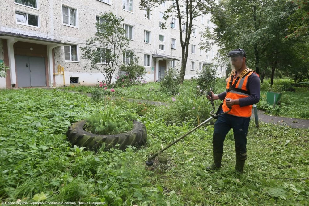 Сергиево-Посадский округ — лидер по покосу травы в Подмосковье