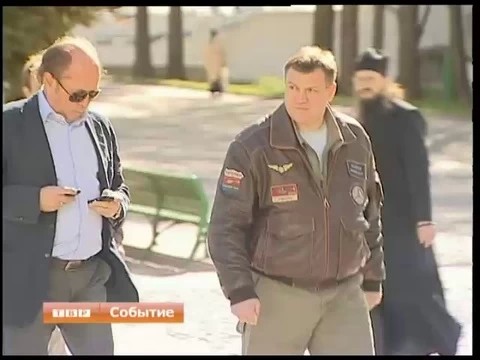 В небе над районом два дня летали вертолеты