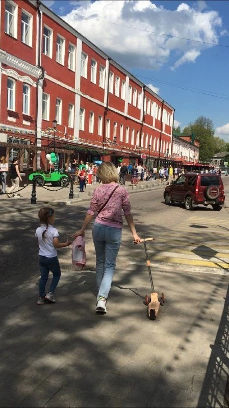 Городской пикник на улице Карла Маркса