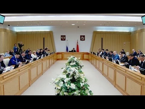 Устранить до 1 июля ямы на муниципальных дорогах