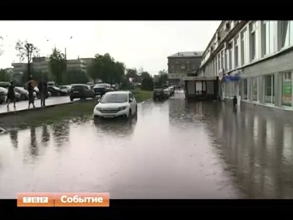 Сильный ливень превратился в потоп
