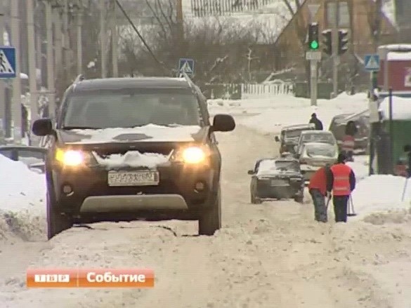 Дороги в частном секторе Северного поселка жителям приходится расчищать вручную