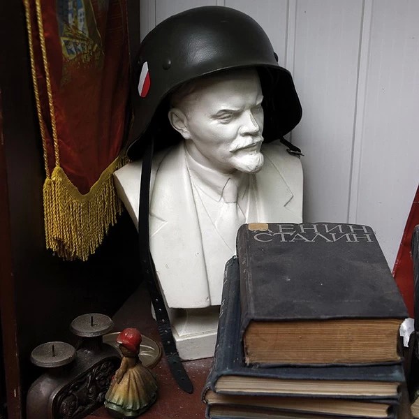 Это вещь! Что интересного в антикварных магазинах Посада?