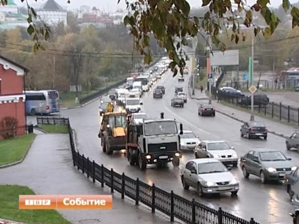 Из-за дорожных работ сильно осложнилось автомобильное движение на проспекте Красной армии и в районе путепровода