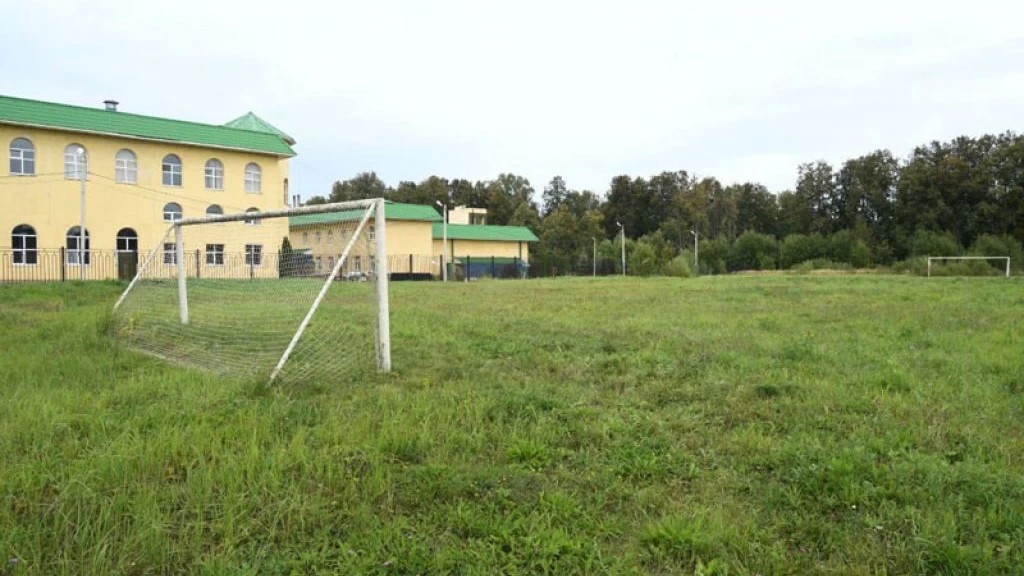 Футбольное поле на Гражданском поселке благоустроят