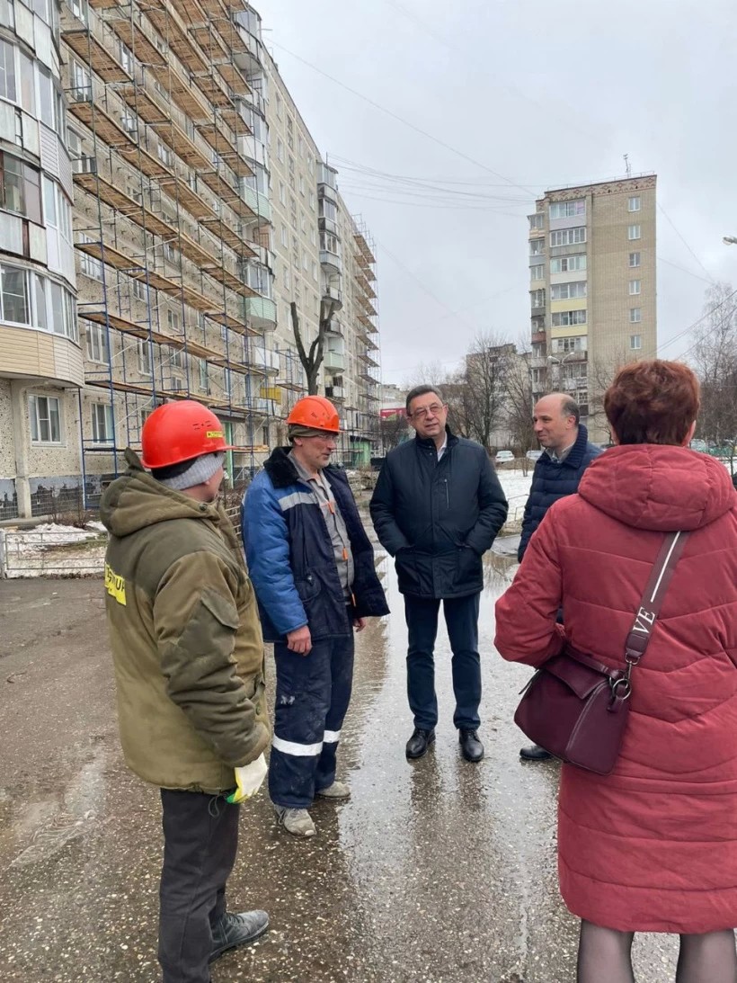 Депутаты Сергиево-Посадского Совета контролируют ремонтные работы многоквартирных домов