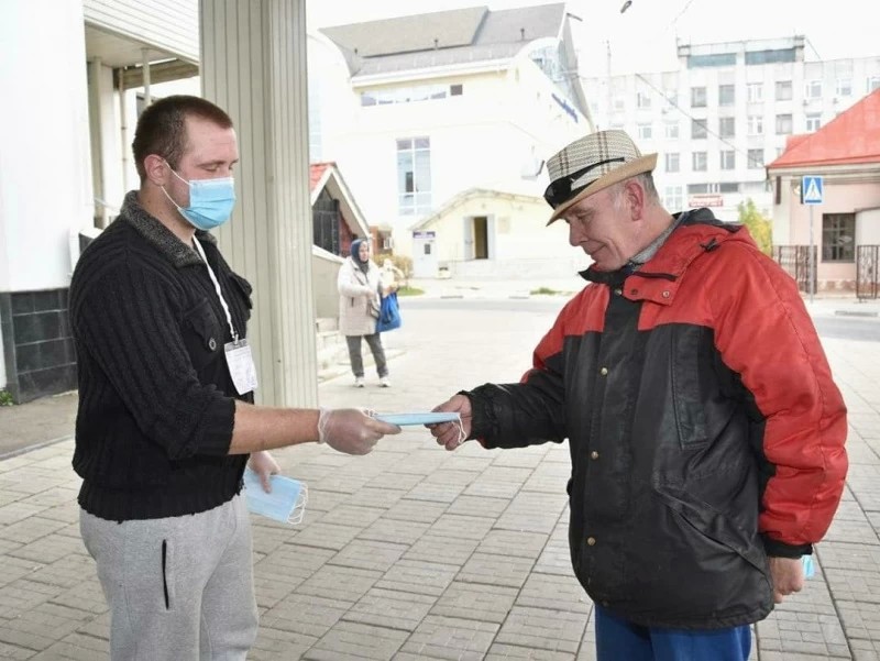 Волонтеры Сергиево-Посадского округа вновь раздают маски