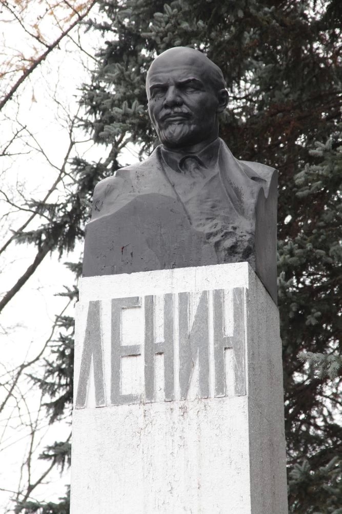 Скоро век без Ленина