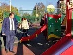Детскую площадку проверил министр