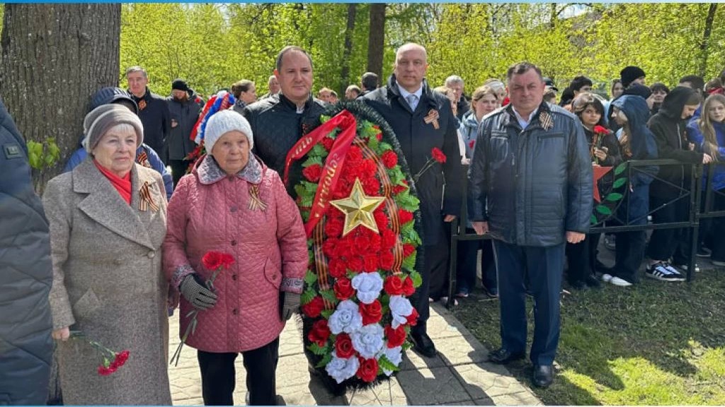 Возложение цветов к Мемориалу погибшим в годы Великой Отечественной войны в Птицеграде