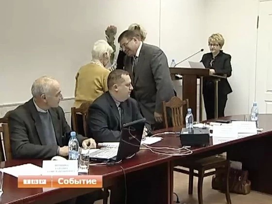 Работа лучших сотрудников отмечена почётными грамотами районной администрации