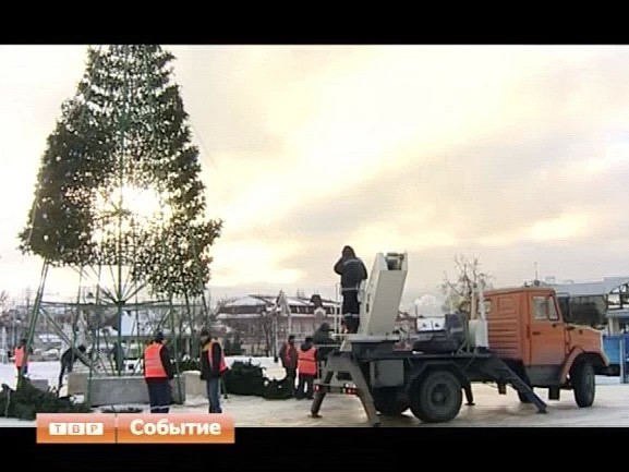 Сергиев Посад освобождают от праздничной иллюминации