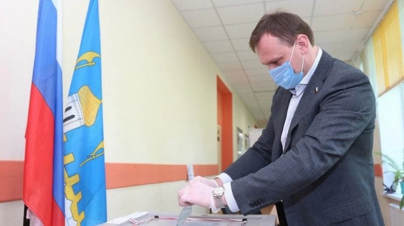 Депутат Госдумы Сергей Пахомов проголосовал за изменения в Конституции