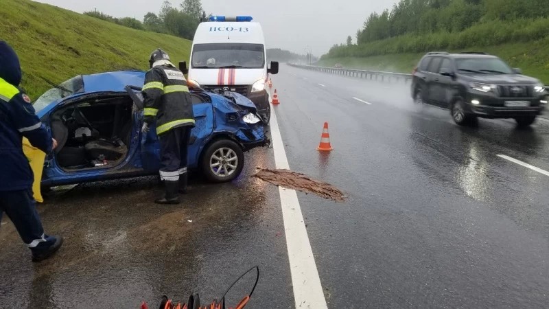 Спасатели Сергиева Посада деблокировали девушку, попавшую в ДТП