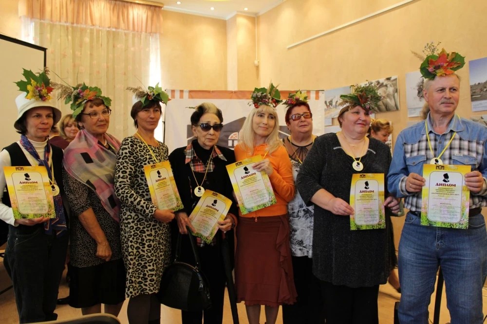 Венки на головах поэтов