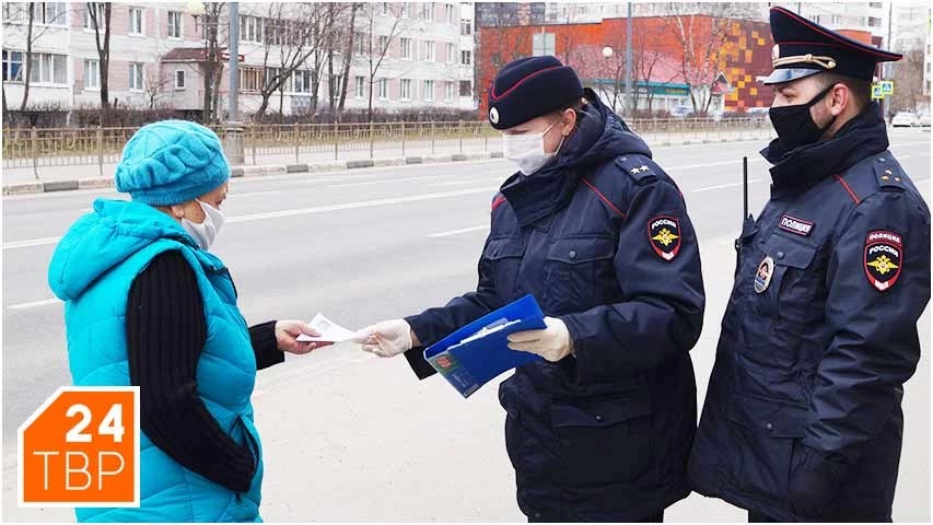 В Сергиевом Посаде сотрудники полиции проводят профилактические беседы с жителями