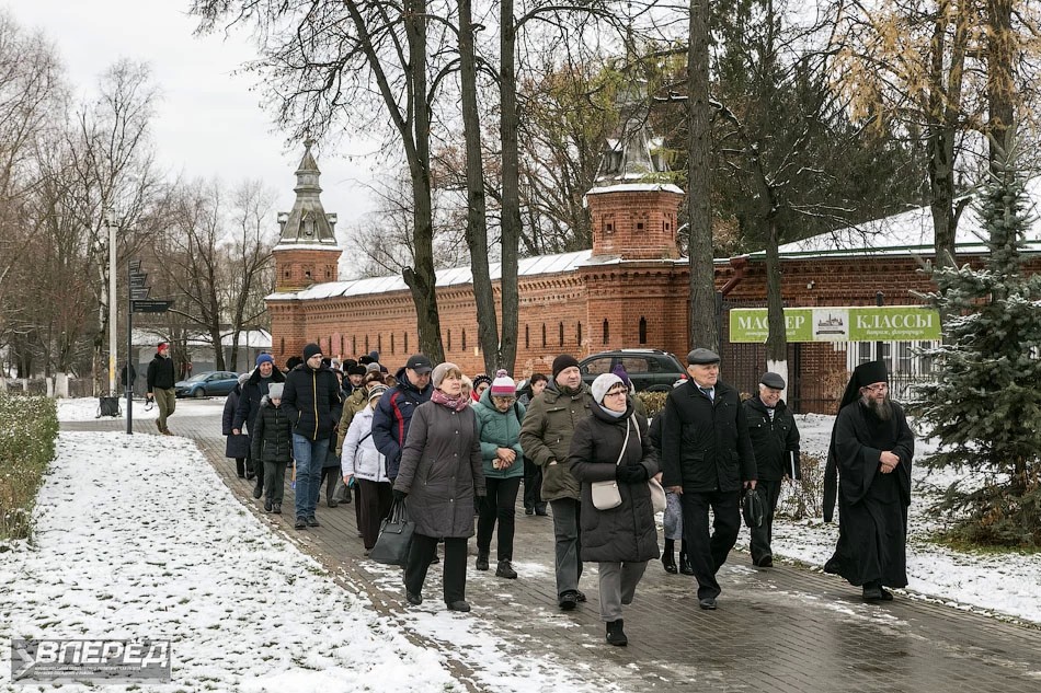 Память погибших солдат почтили школьники и ветераны