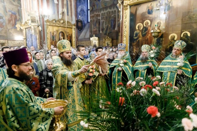 «Воскресения знамения, ветви древес, и ваиа финик»: в Лавре празднуют Вход Господень в Иерусалим