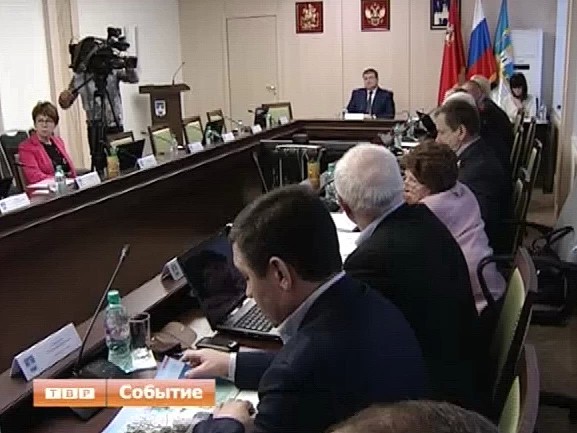 Бюджет утвердили, чиновников сократили