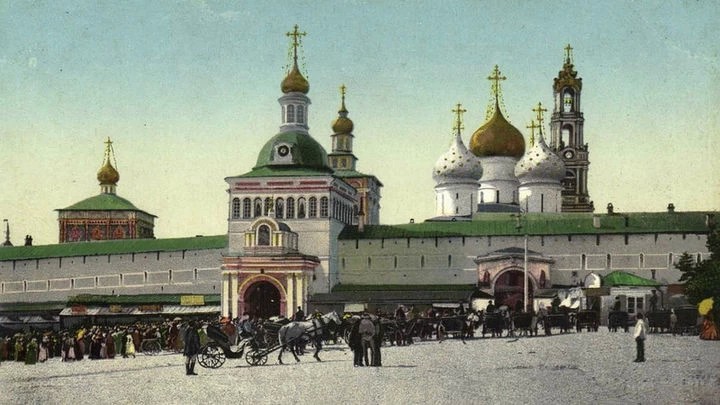КРАСНАЯ БАШНЯ и её архитектурная эволюция за пять веков