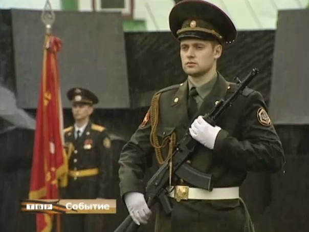Традиционное шествие и праздничный митинг в Сергиевом Посаде прошли под дождем