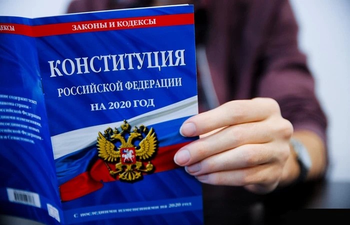 На территории округа стартовало голосование по поправкам в Конституцию РФ