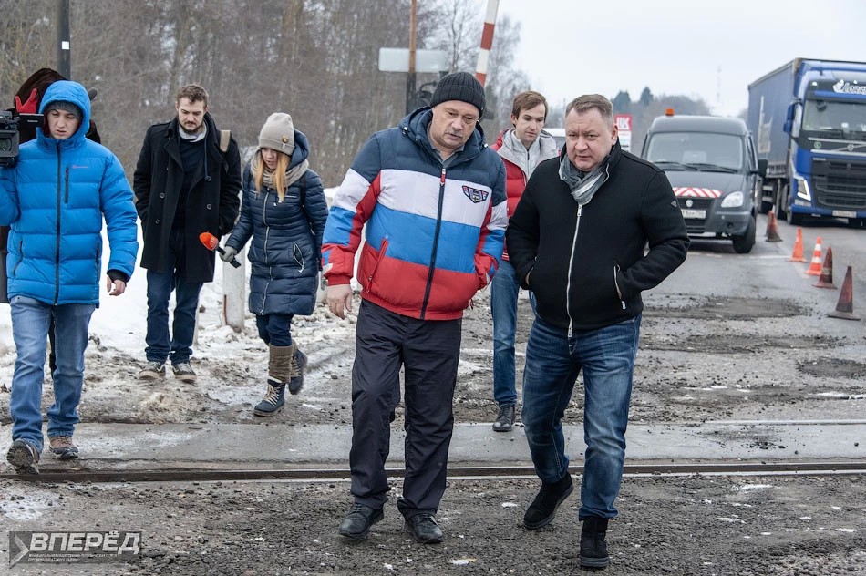 Переезд у деревни Рогачёво починили