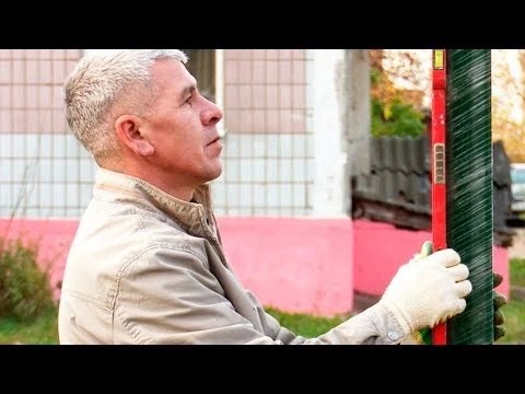 Детскую площадку в Глинкове завершает новый подрядчик