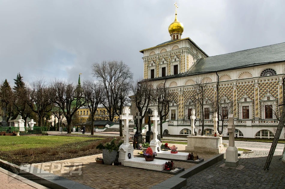 Лавра болеет, врачи составили список памяти