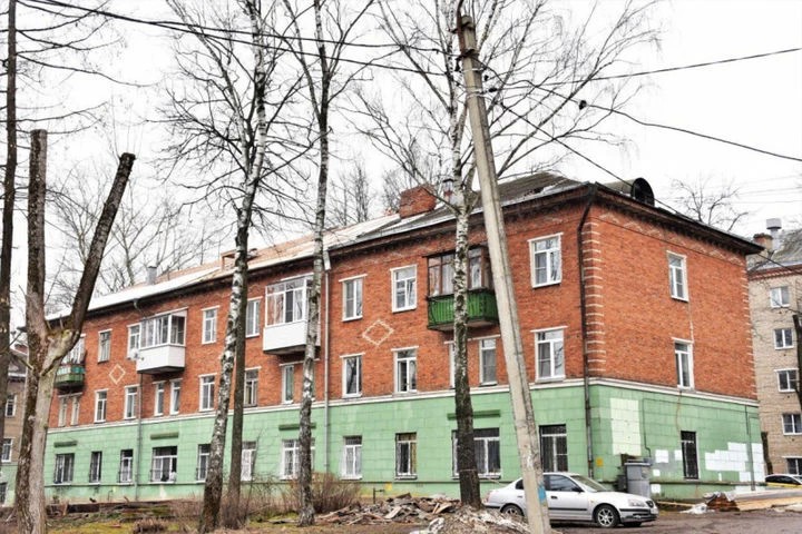 В Сергиевом Посаде  ремонтируют крыши домов