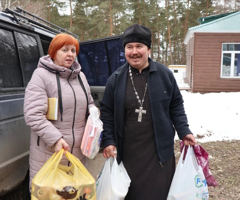 Сотрудники аппарата подмосковного омбудсмена отправили гуманитарную помощь беженцам из Донбасса