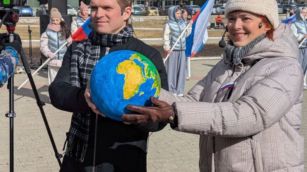 Флешмоб, посвящённый воссоединению Крыма с Россией