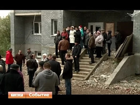 Глава района Сергей Пахомов встретился с дольщиками долгостроя на улице Матросова