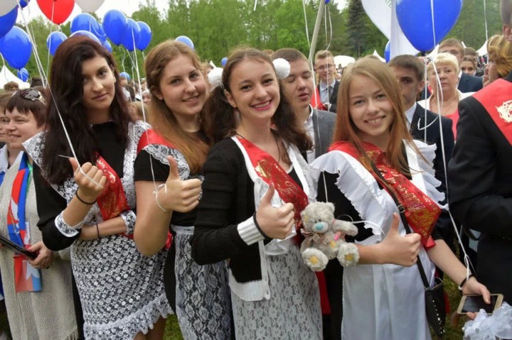 Выпускные вечера в школах Подмосковья начнутся 20 июня