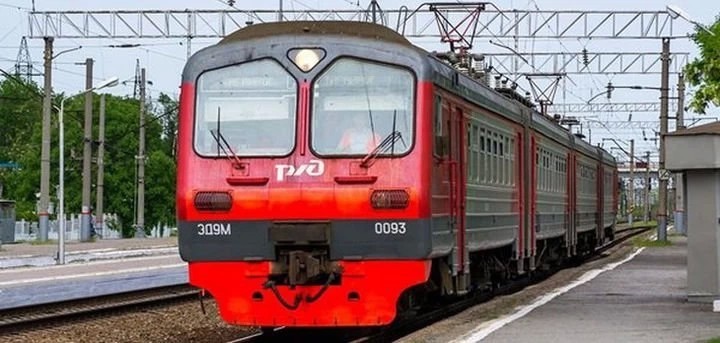 О движении электричек в праздничные дни
