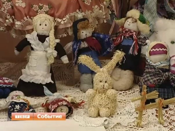“На душе покой и лад, счастьем хочется делиться...” - две выставки открылись сегодня в детской библиотеке на Угличе