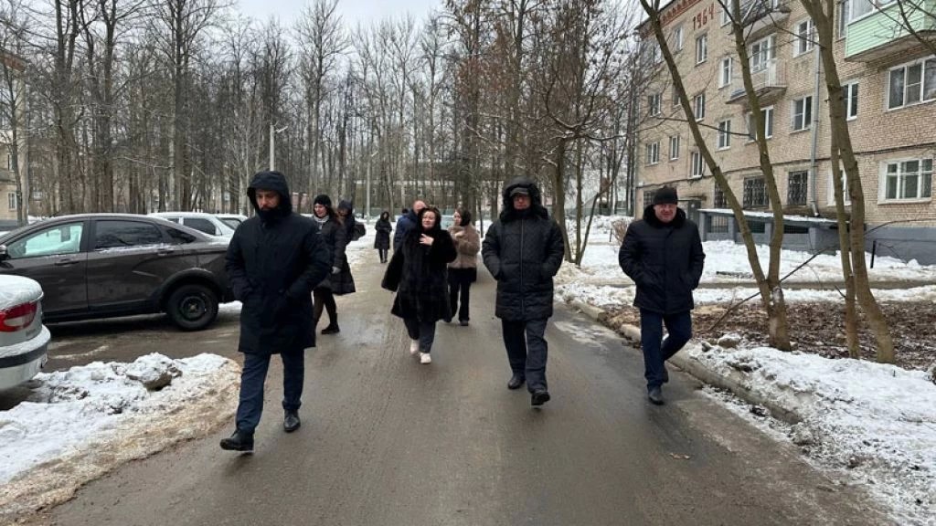 Депутатский объезд. Краснозаводск, ул.Театральная