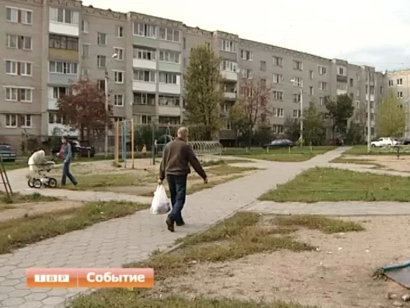 На первом этаже многоквартирного дома на Рабочем поселке жить чувствительным людям сложно