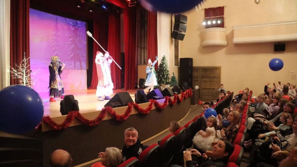 400 человек посетили новогоднее мероприятие «Однажды в сказке»