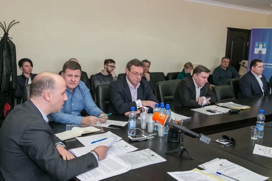 Антенны обсуждать, калитку заварить, мусор сортировать
