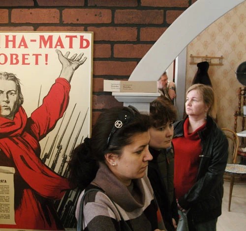 «Не могу смотреть, слёзы наворачиваются». Выставка «В годы войны» в Краеведческом музее