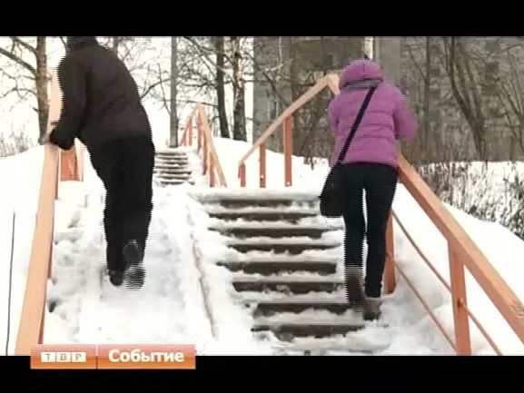 Пешеходы штурмуют лед