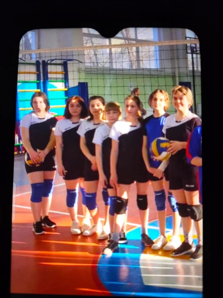 В волейболе сильнейшие девушки из Краснозаводской школы №7