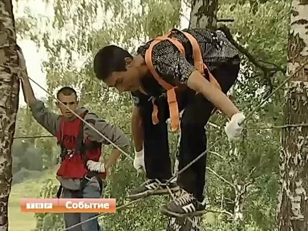 В клубе “Романтик” преодолевали полосу препятствий