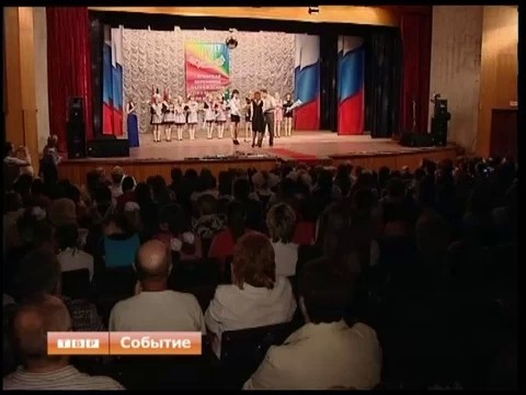 В Краснозаводске наградили самых лучших выпускников